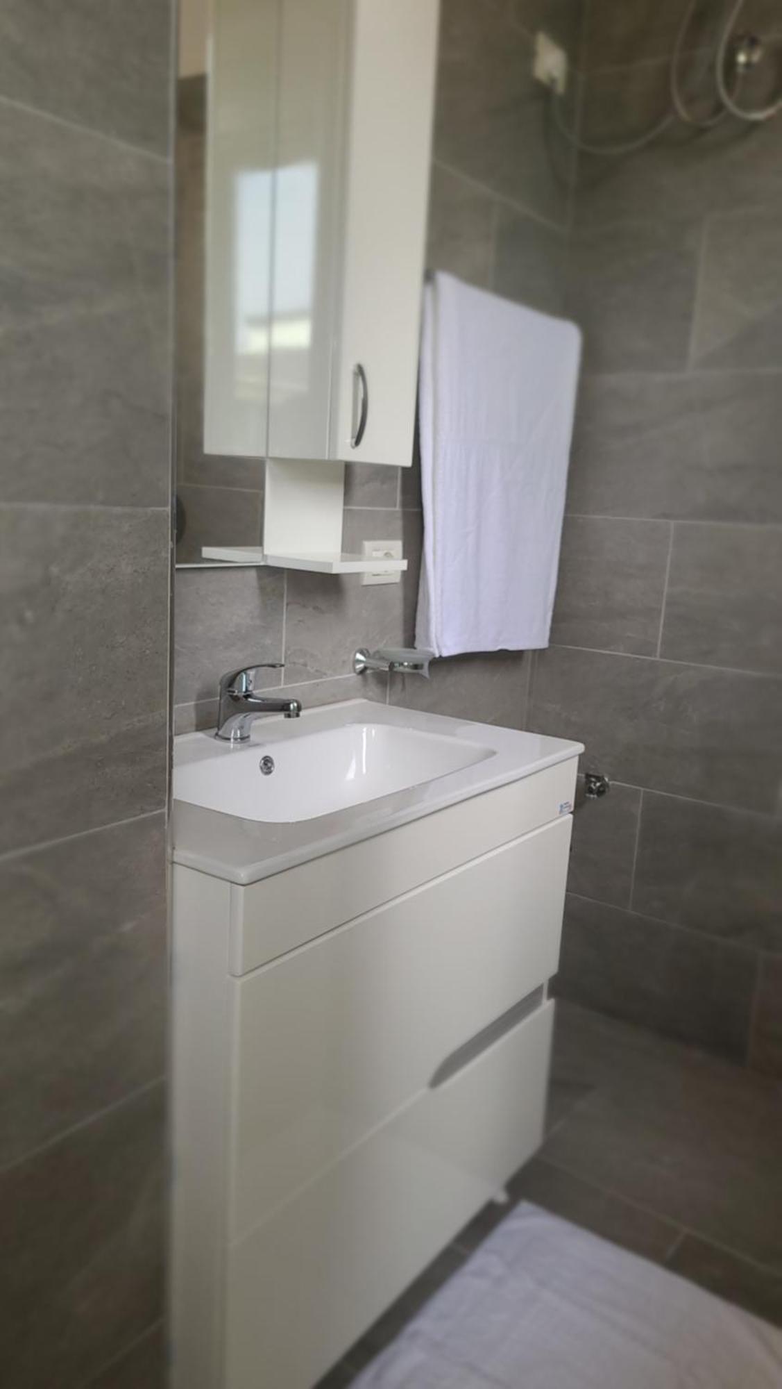 Home Inn Apartaments Тирана Екстериор снимка